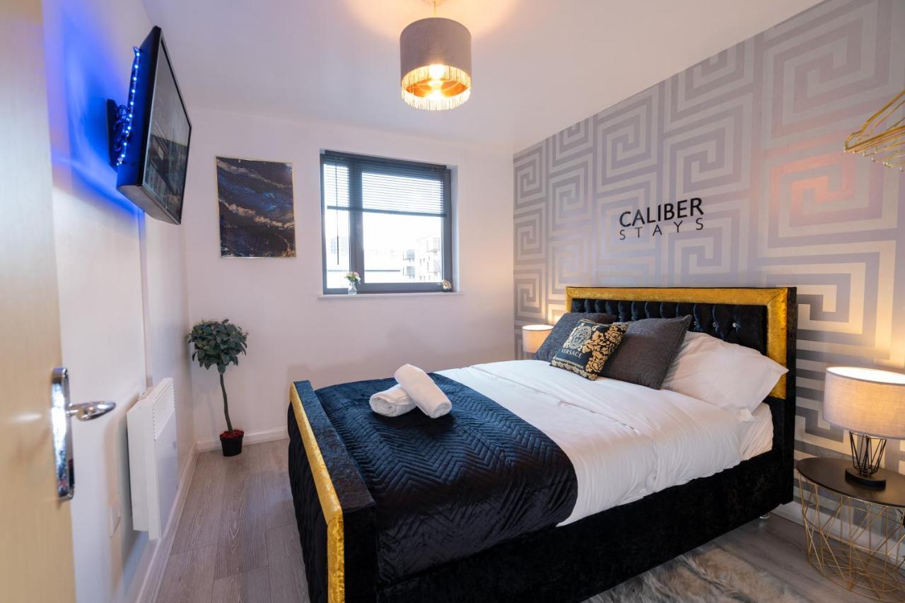 Caliber Stays Birmingham Bliss - Medusa Suite Apartments - Central 2-Bed Retreat - City Attractions, Sleeps 4, Free Netflix, Nearby Parking & Close Proximity - Bullring, Grand Central, The Cube - 5 Minutes Walk מראה חיצוני תמונה
