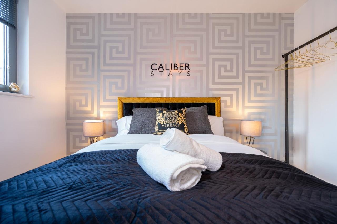 Caliber Stays Birmingham Bliss - Medusa Suite Apartments - Central 2-Bed Retreat - City Attractions, Sleeps 4, Free Netflix, Nearby Parking & Close Proximity - Bullring, Grand Central, The Cube - 5 Minutes Walk מראה חיצוני תמונה