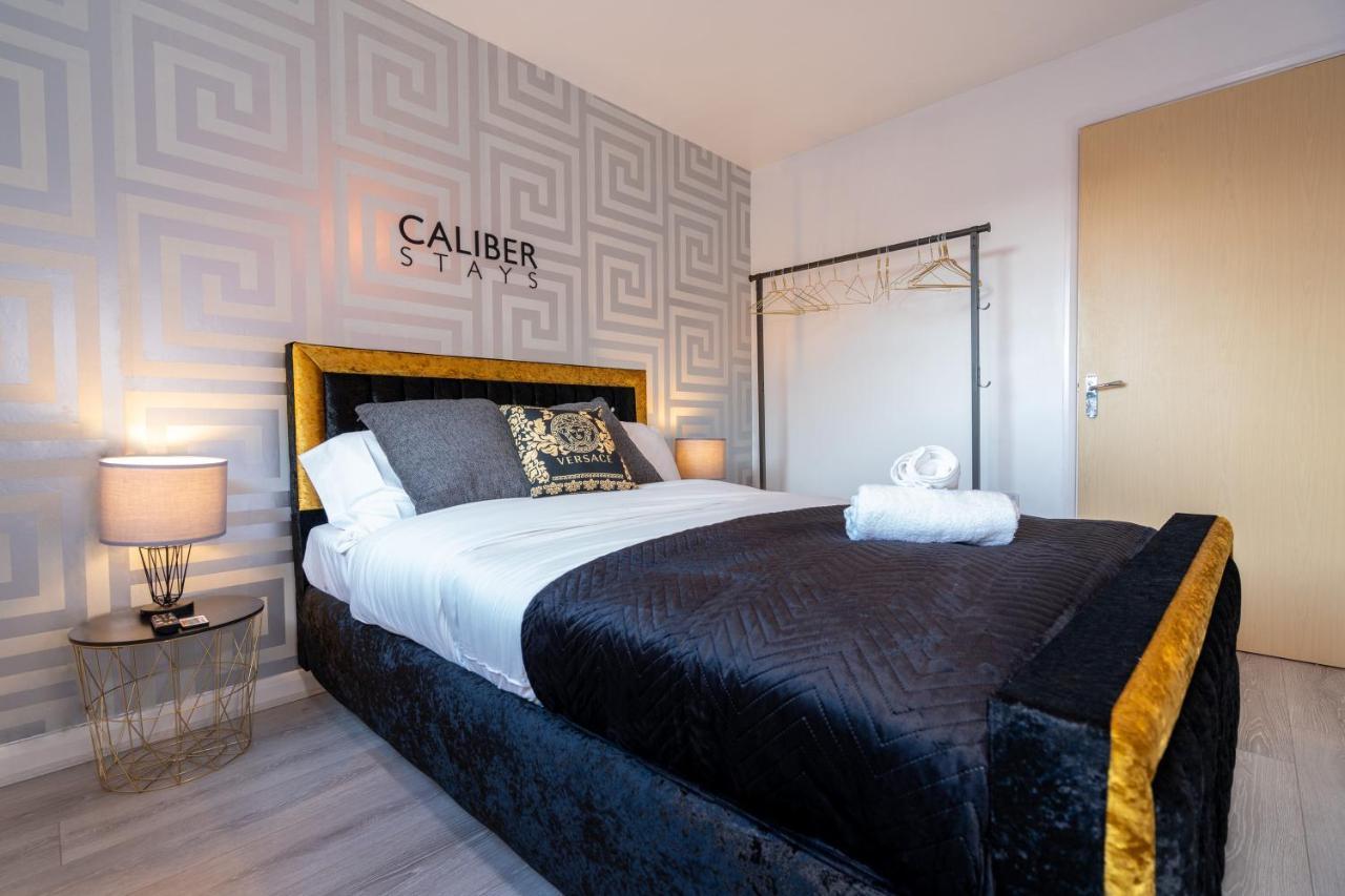 Caliber Stays Birmingham Bliss - Medusa Suite Apartments - Central 2-Bed Retreat - City Attractions, Sleeps 4, Free Netflix, Nearby Parking & Close Proximity - Bullring, Grand Central, The Cube - 5 Minutes Walk מראה חיצוני תמונה